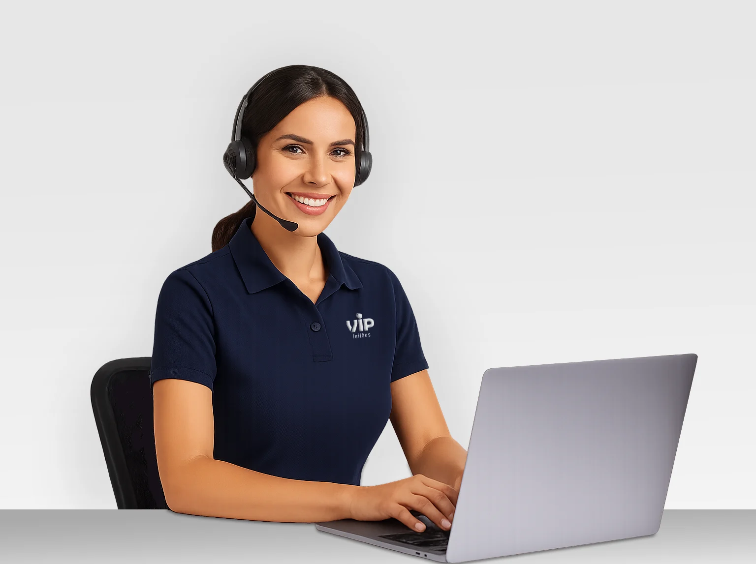 Equipe de atendimento da VIP Leilões